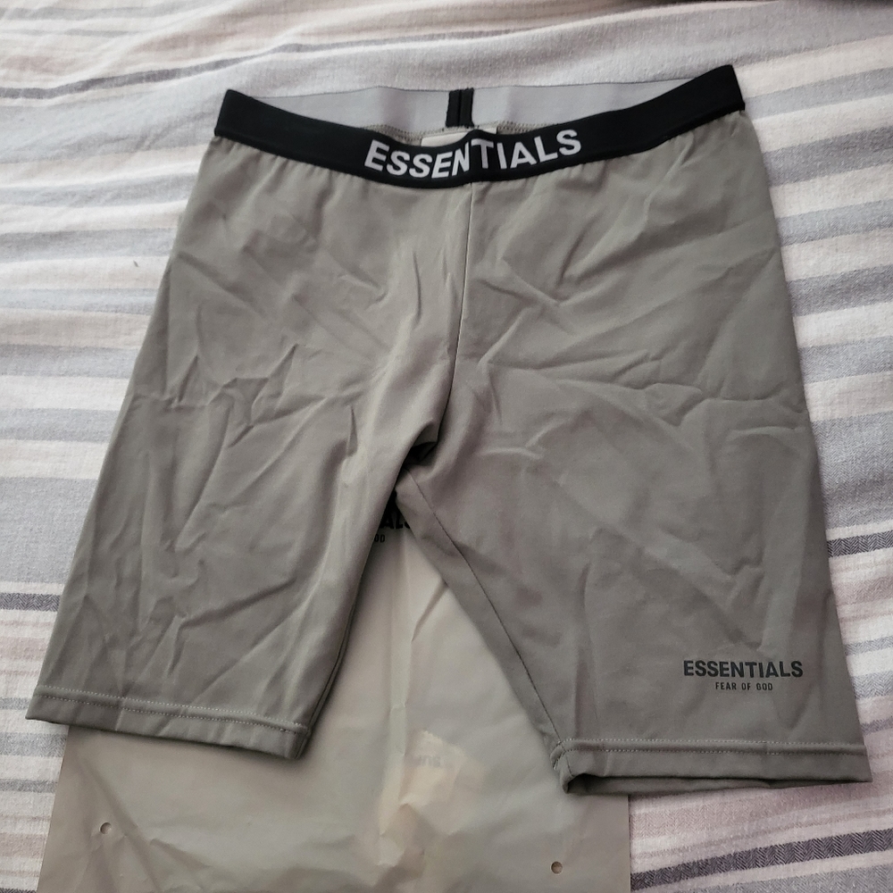 Essentials FOG biker short (charcoal)
